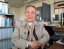渡辺富也先生 @中川研究室 Dr.Tomiya Watanabe, April 5, 2011, photo by T.Nakagawa in Tohoku Institute of Technology, Sendai, Miyagi Japan
